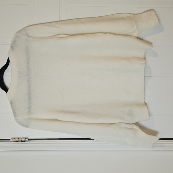 White Cream Sweater Womens Medium Wool Blend Pearl Detail H&M Warm - Picture 5 of 5